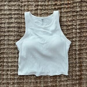 Uniqlo Cropped Built-In Bra Tank Top White Ribbed Size M Like New